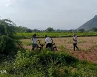 పొలం తగాదా.. కర్రలతో విచక్షణా రహితంగా దాడులు 