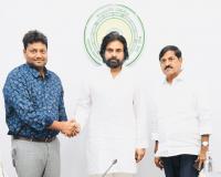 డిప్యూటీ సిఎం పవన్ ను మర్యాద పూర్వకంగా కలిసిన డాక్టర్ కందుల గౌతమ్ నాగిరెడ్డి 